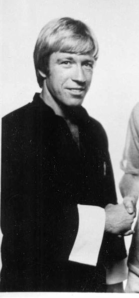 Chuck Norris pre-barba (1976)